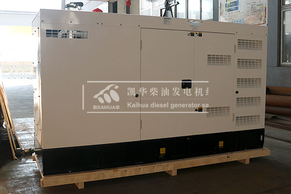 上?？蛻粲嗁徱慌_200kw靜音發(fā)電機組成功出廠